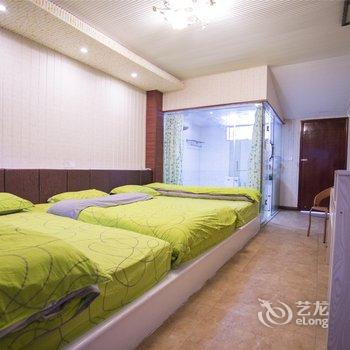 凤凰百花园临江主题客栈酒店提供图片