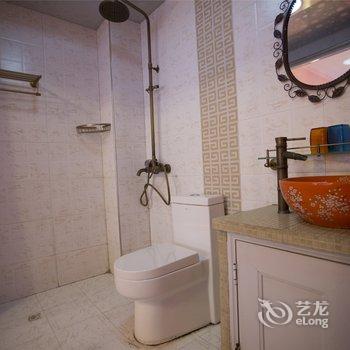 凤凰百花园临江主题客栈酒店提供图片