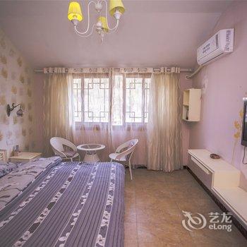 凤凰百花园临江主题客栈酒店提供图片