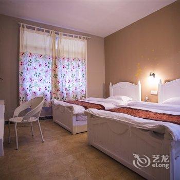 凤凰百花园临江主题客栈酒店提供图片