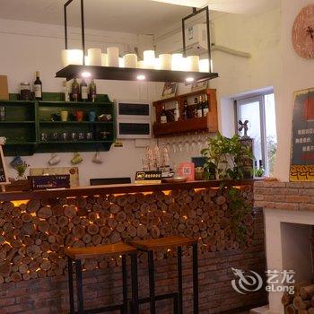 深圳等风来客栈酒店提供图片