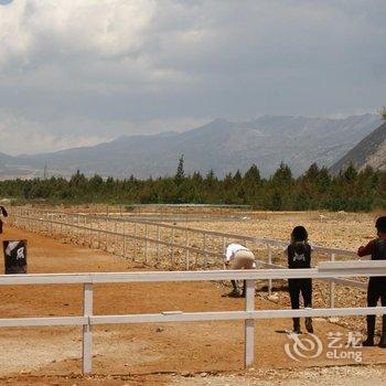 丽江骏逸骑士会度假山庄酒店提供图片