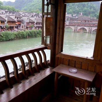 凤凰古城熊家小屋吊脚楼酒店提供图片