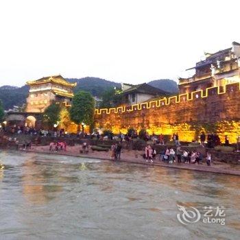 凤凰古城熊家小屋吊脚楼酒店提供图片