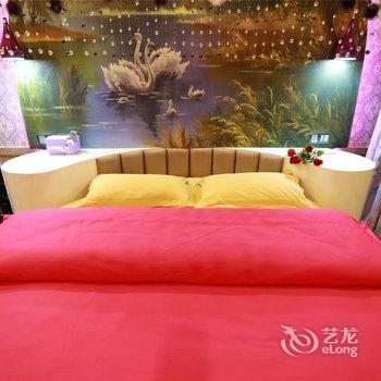 凤凰百花园临江主题客栈酒店提供图片