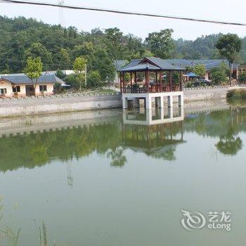 安县蓝色春天石林休闲山庄酒店提供图片