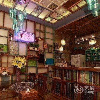 太鲁阁小熊森林民宿怀旧风格馆酒店提供图片