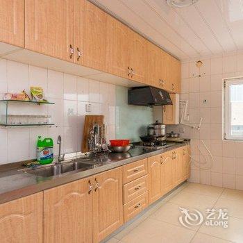 青岛石老人浴场三居室温馨家庭公寓（原石老人温馨家园家庭公寓）酒店提供图片