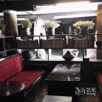 稻城亚丁阿央藏文化主题酒店酒店提供图片