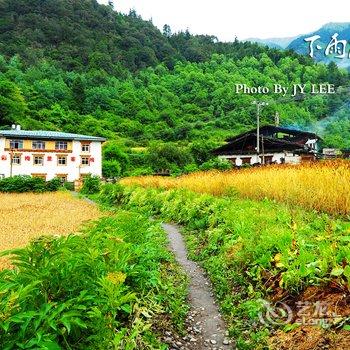 迪庆雨崩七彩梅里客栈酒店提供图片