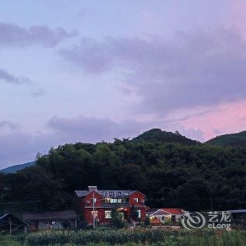 莫干山绿竹红坊住宿酒店提供图片