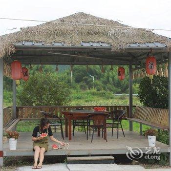 莫干山绿竹红坊住宿酒店提供图片