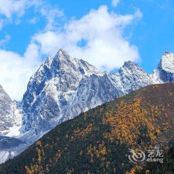 理县毕棚沟聚源山庄酒店提供图片