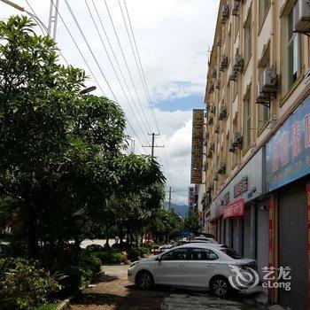 芒市金芒果商务酒店酒店提供图片