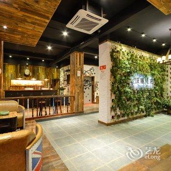 龙泉该睡睡吧主题酒店酒店提供图片