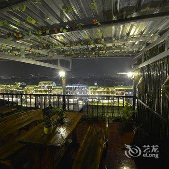 凤凰水车旁的窄巷客栈酒店提供图片