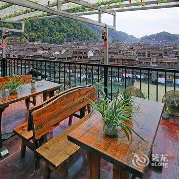 凤凰水车旁的窄巷客栈酒店提供图片
