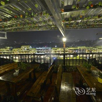 凤凰水车旁的窄巷客栈酒店提供图片