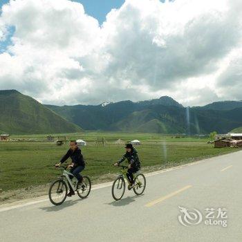 香格里拉东山顶上牧场客栈酒店提供图片