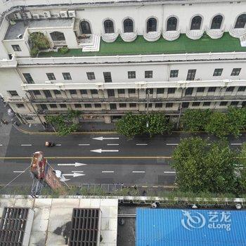 东方假日(上海南京东路人民广场店)
