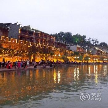 凤凰古城熊家小屋吊脚楼酒店提供图片