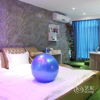 泸州千百度情侣主题酒店酒店提供图片