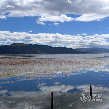 香格里拉东山顶上牧场客栈酒店提供图片