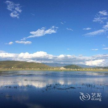 香格里拉东山顶上牧场客栈酒店提供图片