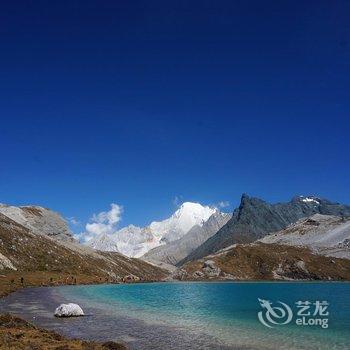 318连锁汽车旅馆(稻城亚丁桃源山庄)酒店提供图片