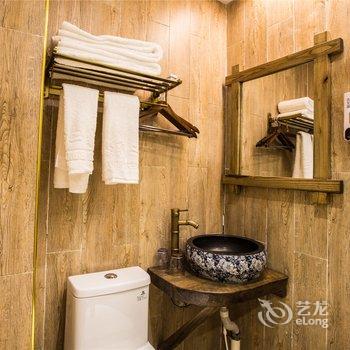 张家界虫二客栈酒店提供图片