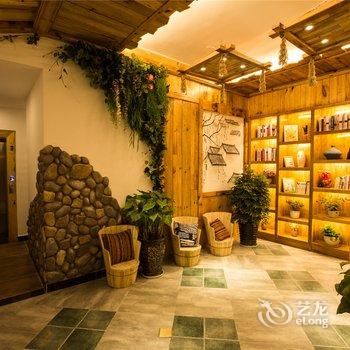 张家界虫二客栈酒店提供图片