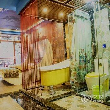 凤凰百花园临江主题客栈酒店提供图片