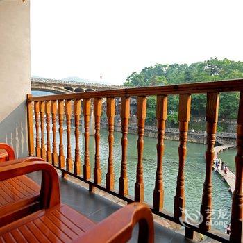 凤凰玉景阁酒店提供图片