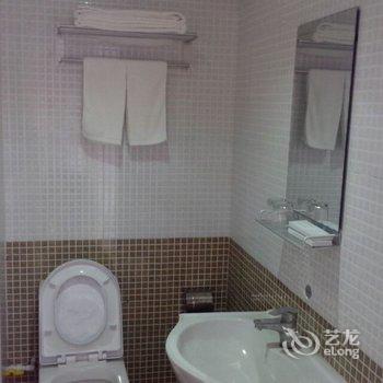 易捷假日连锁酒店平度胶平路店酒店提供图片