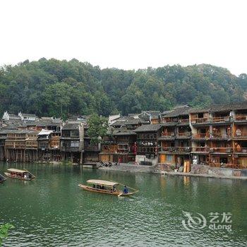 凤凰梦途驿站酒店提供图片