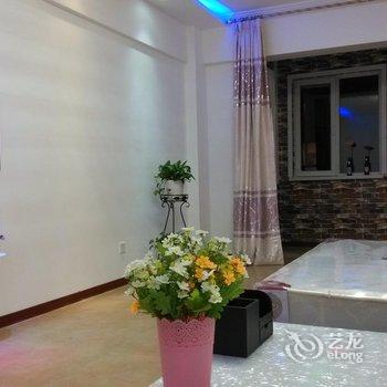 伊宁梧桐丽景家庭公寓酒店提供图片