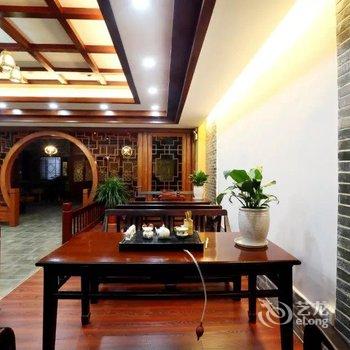 张家界溪布街陆号客栈酒店提供图片