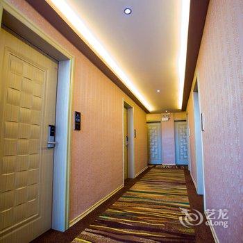 Q+鑫宇酒店(贺州高铁站店)酒店提供图片