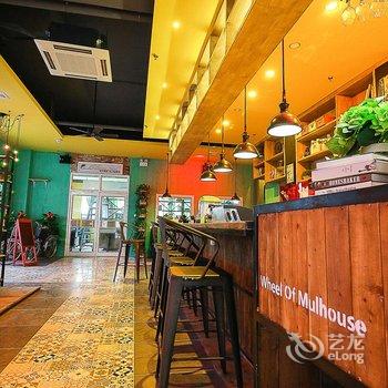 海口米卢斯的轮子影院式主题酒店酒店提供图片