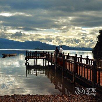 泸沽湖爱这生活逦水庄酒店提供图片