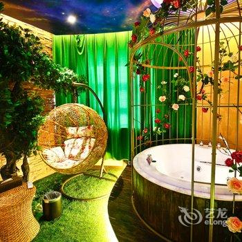 天鹅恋情侣主题酒店(西安小寨店)酒店提供图片