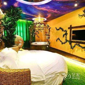 天鹅恋情侣主题酒店(西安小寨店)酒店提供图片