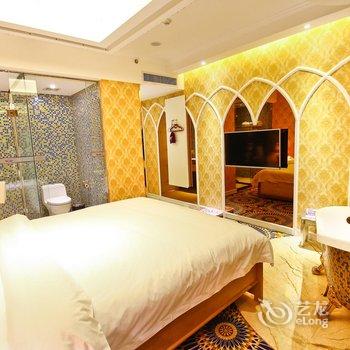 天鹅恋情侣主题酒店(西安小寨店)酒店提供图片