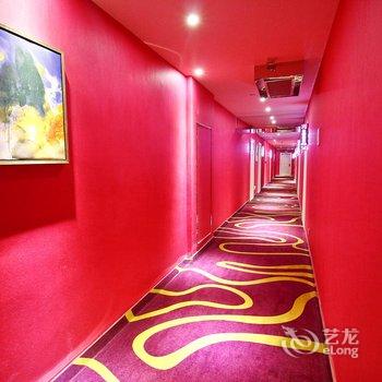 天鹅恋情侣主题酒店(西安小寨店)酒店提供图片