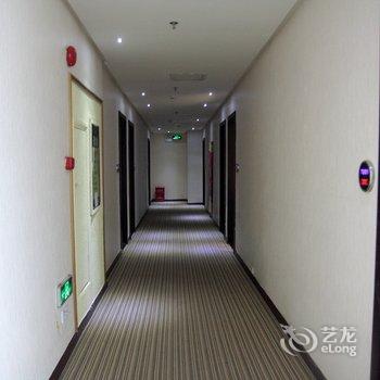 云浮名典商旅酒店(郁南店)酒店提供图片
