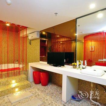 万爱情侣主题酒店(昆明汇都店)酒店提供图片