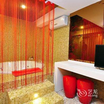 万爱情侣主题酒店(昆明汇都店)酒店提供图片