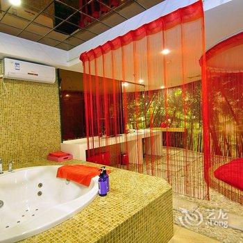 万爱情侣主题酒店(昆明汇都店)酒店提供图片
