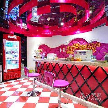 万爱情侣主题酒店(昆明汇都店)酒店提供图片