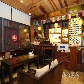 久栖·张家界加州时光咖啡旅馆酒店提供图片